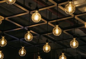 Cómo la iluminación arquitectónica transforma un espacio